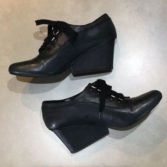 Paco Gil Shoes - Navy Lace up heeled pumps/boots